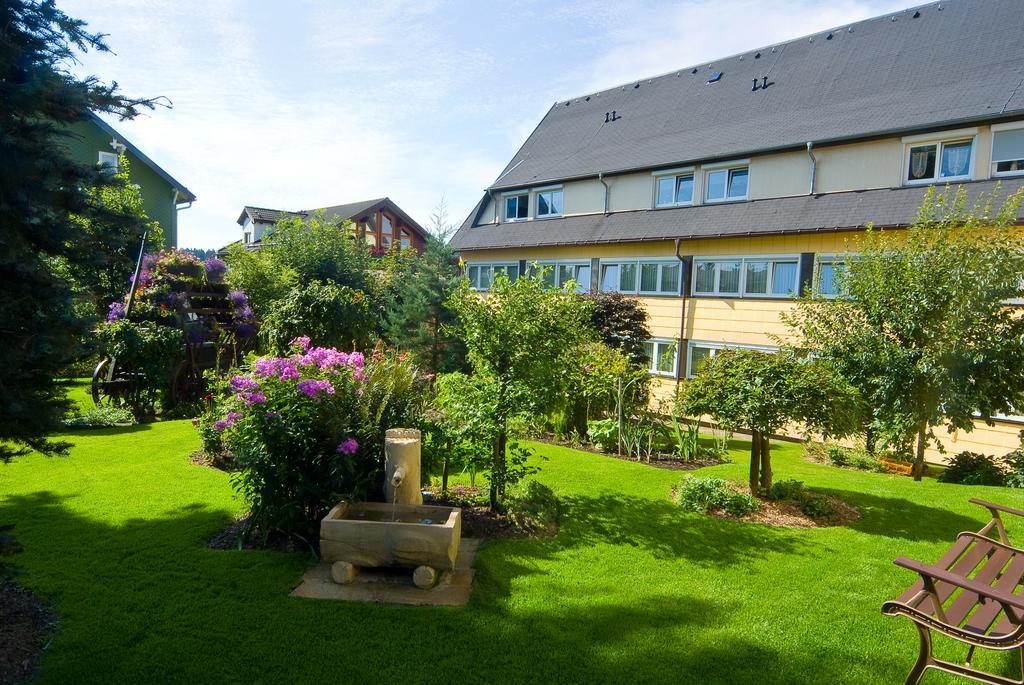 Hotel Thueringenschanze Oberhof  Buitenkant foto